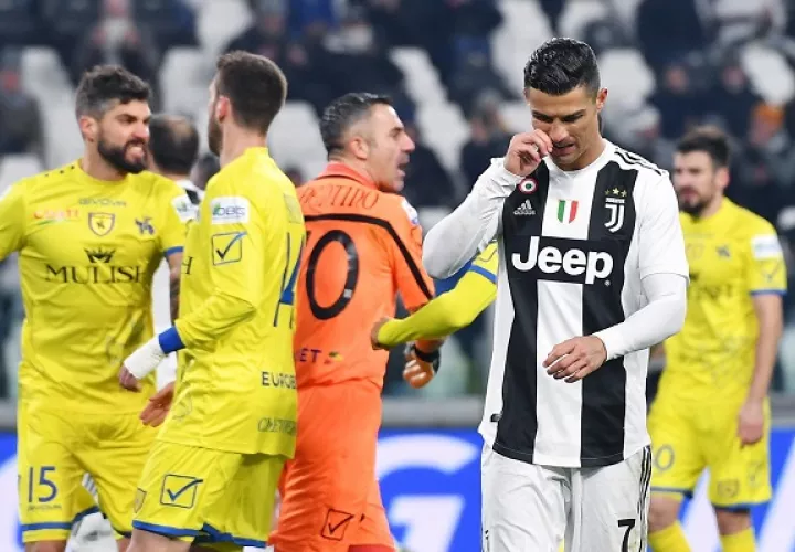  El portugués Cristiano Ronaldo (d) de Juventus regresa a la ciudad de Madrid. /EFE