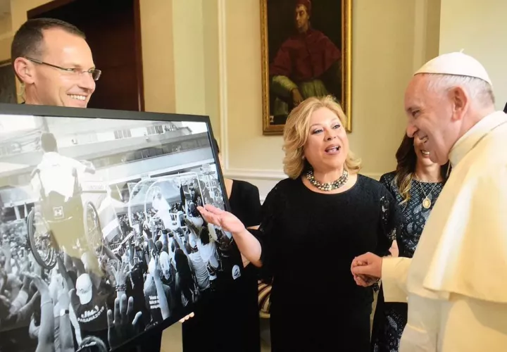 La foto viral del joven Lucas Henríquez, captada por el fotógrafo Carlos Yap, durante la JMJ2019, llegó hasta el Vaticano. 