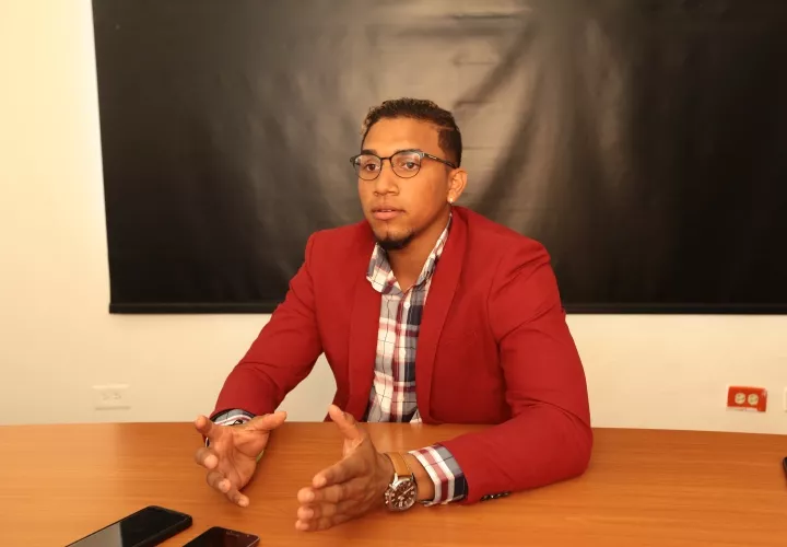 El joven grandes ligas panameño estuvo ayer en las oficinas del Grupo Epasa. Foto: Anayansi Gamez