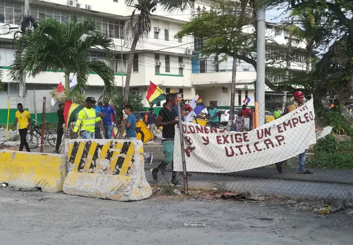 Los manifestantes también se tomaron las instalaciones de Colón 2000. Foto: Diómedes Sánchez