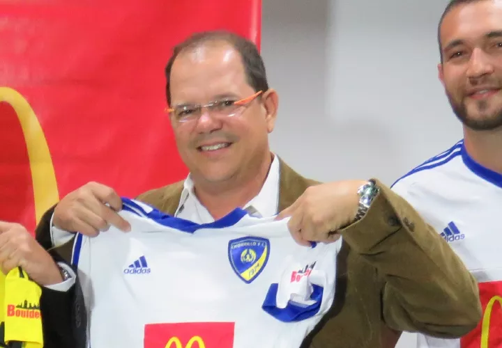 Manuel Arias (centro) reemplazará a Pedro Chaluja en la presidencia. Foto:Anayansi Gamez