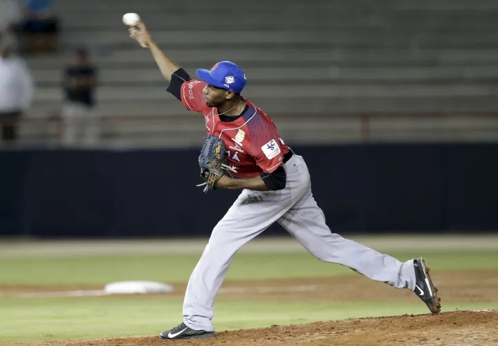 Luis Mateo, quien pudo haber lanzado anoche, estuvo con Panamá (Toros de Herrera) en la Serie del Caribe 2019 en febrero pasado. Foto: AP