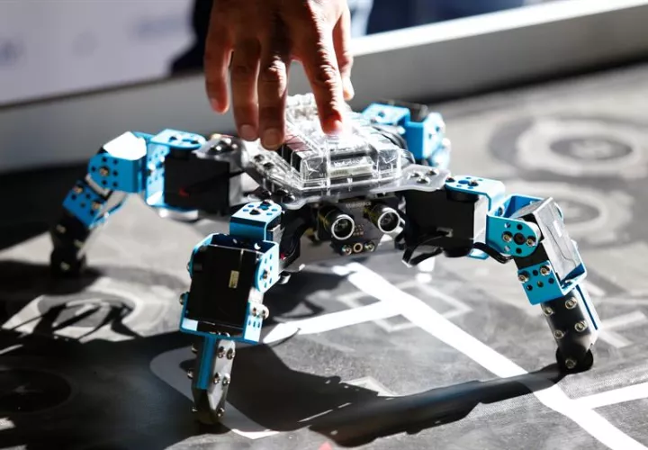 Fotografía fechada el 22 de marzo de 2019, que muestra robots la onceava edicion del Torneo Mexicano de Robótica, en la ciudad de Guadalajara en el estado de Jalisco (México). EFE