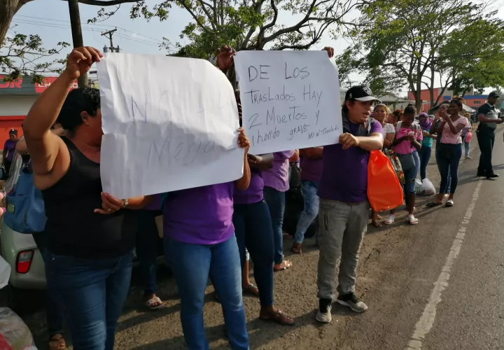 Familiares de reos se oponen al traslado a la Mega Joya. Foto/ Eric Montenegro.