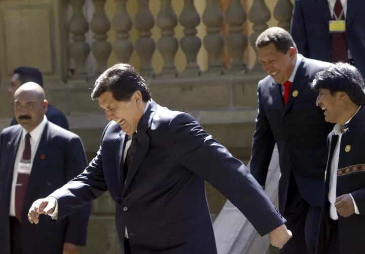 Alan García estaba siendo investigado por la Fiscalía peruana por los sobornos que la constructora Odebrecht pagó a altos funcionarios.