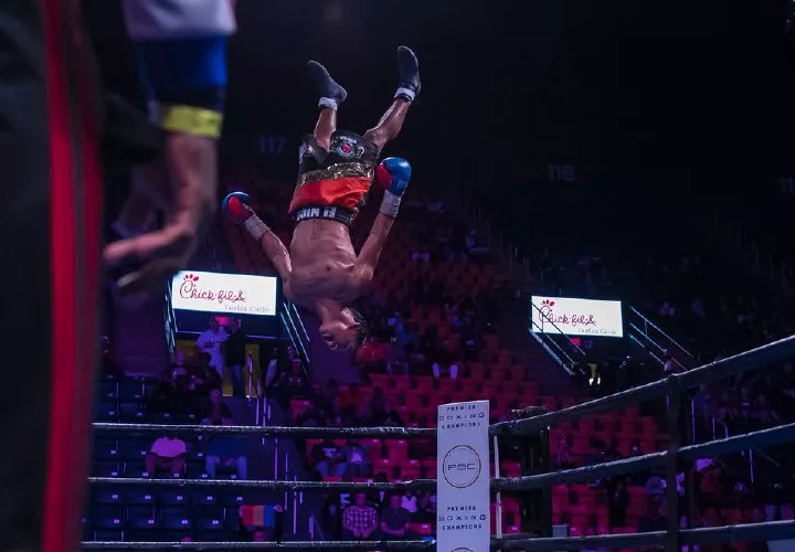 Luis “El Nica” Concepción dio la voltereta en Estados Unidos previo a la decisión de los jueces. Foto: Cortesía