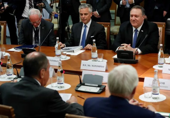 Mike Pompeo llega a Rusia en su primera visita en el cargo para hablar de la situación en Venezuela, donde Washington y Moscú mantienen posiciones enfrentadas, y el agravamiento de la crisis nuclear iraní, en otros asuntos. EFE