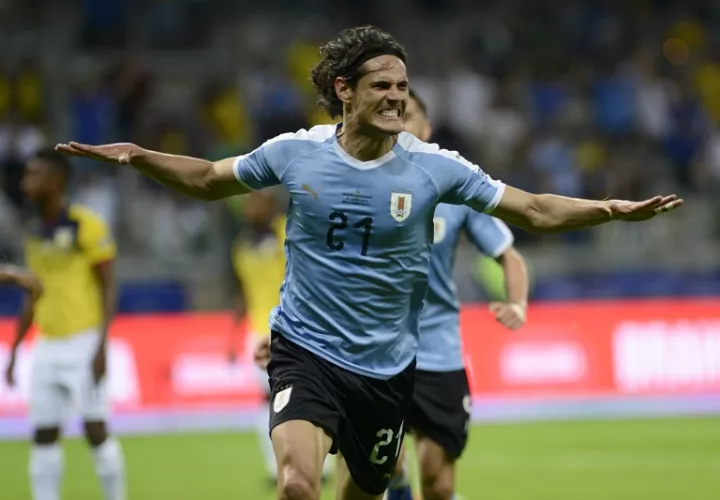 Edinson Cavani festeja su gol./ Foto AP