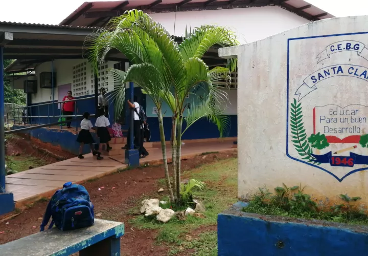 La falta de agua potable afecta desde hace un mes a la escuela y pobladores de Santa Clara. Foto: Eric Montenegro