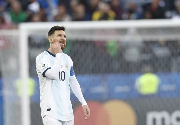 El rosarino vio la tarjeta roja con solo cuarenta segundos en el campo de juego. Foto:AP