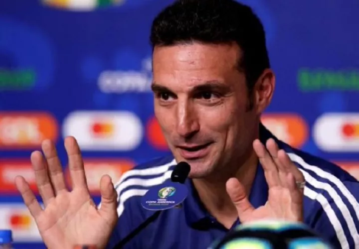 En diciembre de ese año la AFA, ante los buenos resultados obtenidos, lo ratificó en su cargo hasta la Copa América de Brasil 2019. Twitter