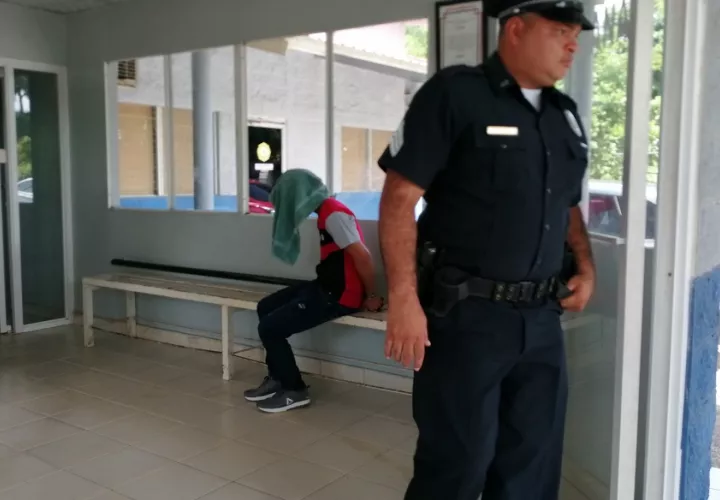 Vistas del traslado del sospechoso. Foto: Eric Montenegro