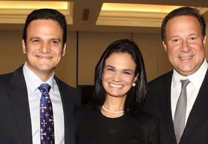 Raúl Alberto de Saint Malo García (izq.) junto a su hermana Isabel de Saint Malo de Alvarado, exvicepresidenta, y Juan Carlos Varela.
