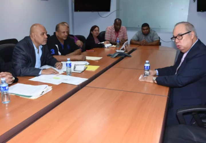 Reunión con las agrupaciones. Foto: Cortesía