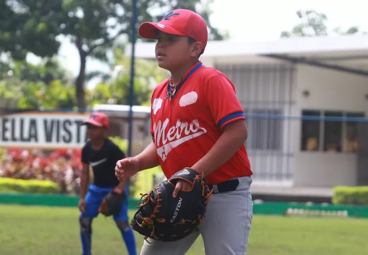 El capitalino Christian Sánchez puede jugar en la receptoría y la primera base. Fotos: Anayansi Gamez