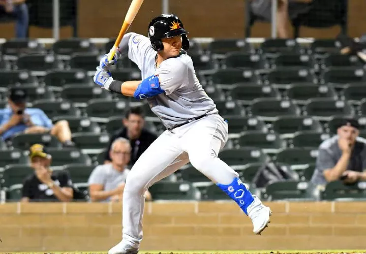 Miguel Amaya en uno de los juegos de la Arizona Fall League. Foto: Cortesía
