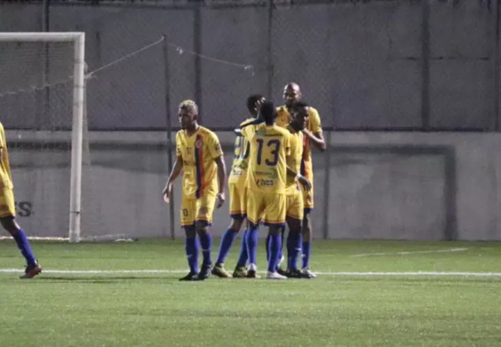 Interioranos y policías salen por el todo o nada esta noche. Foto:Fepafut