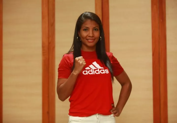 Laura Ledezma disputará el cetro mundial supergallo de la AMB. Foto: Anayansi Gámez