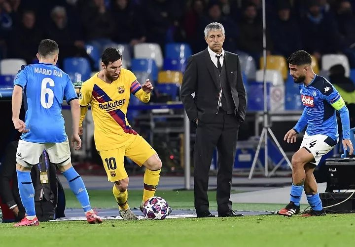 Quique Setien dirige un partido del Barcelona. Foto: EFE