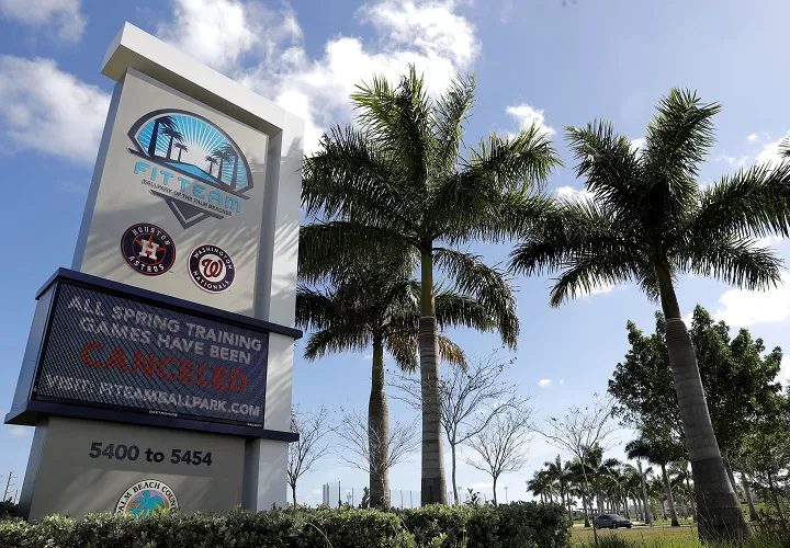 La propagación del coronavirus primero llevó a la liga a posponer el Día de Apertura hasta el 9 de abril. Foto: EFE