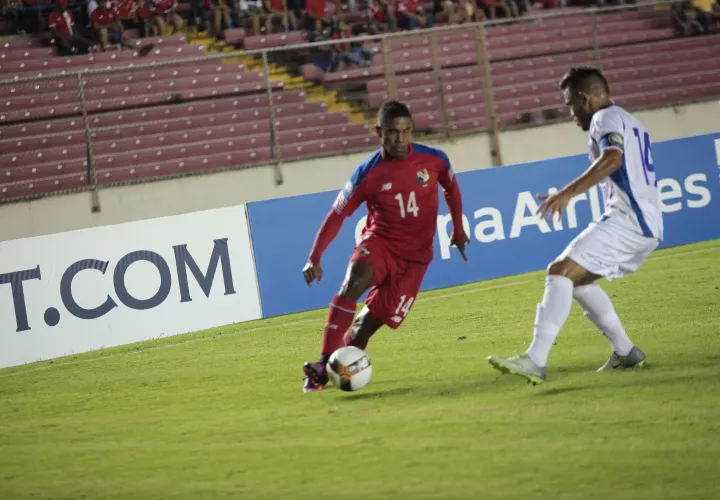 Edgar Yoel Bárcenas, futbolista panameño al servicio del Real Oviedo de la Segunda División de España. Foto:Real Oviedo