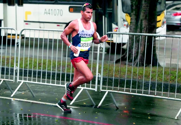 El panameño Jorge Castelblanco compitió en el Maratón masculino de los Juegos Olímpicos de Brasil 2016 . Foto:EFE