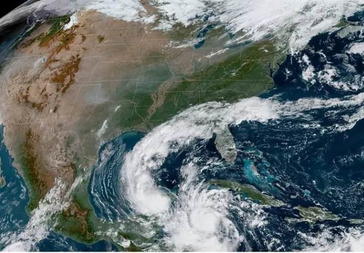 Los vientos con fuerza de huracán de Delta se extienden hasta 25 millas (35 km) del centro. EFE