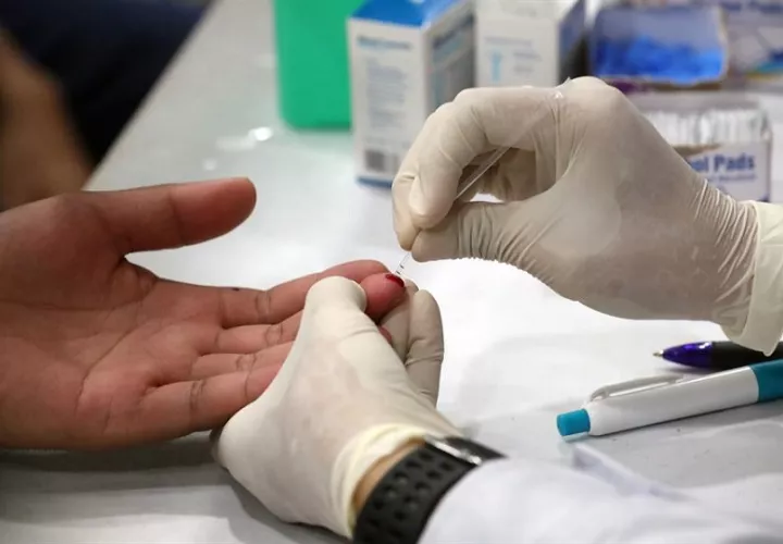 Los casos siguen aumentando también en India, pero con menos rapidez que en las últimas semanas. EFE