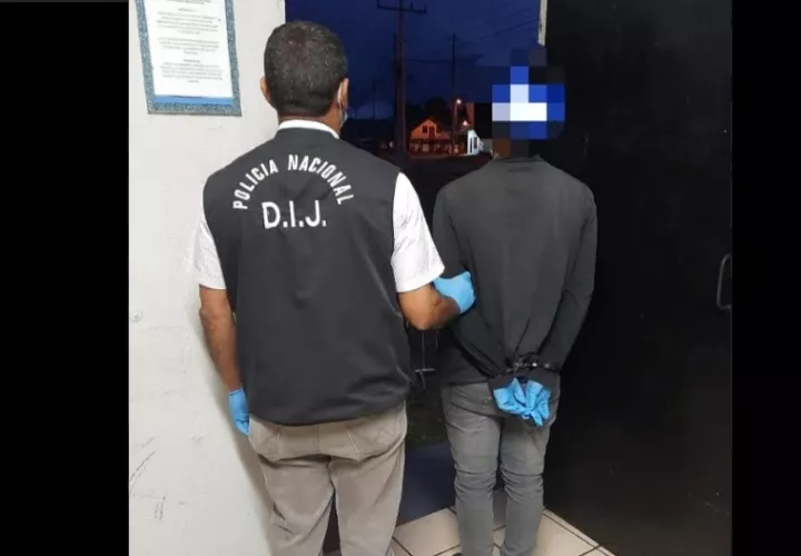 Sujeto aprehendido por supuesto abuso sexual.