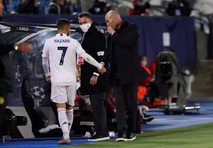 Zinedine Zidane (i) Foto:EFE