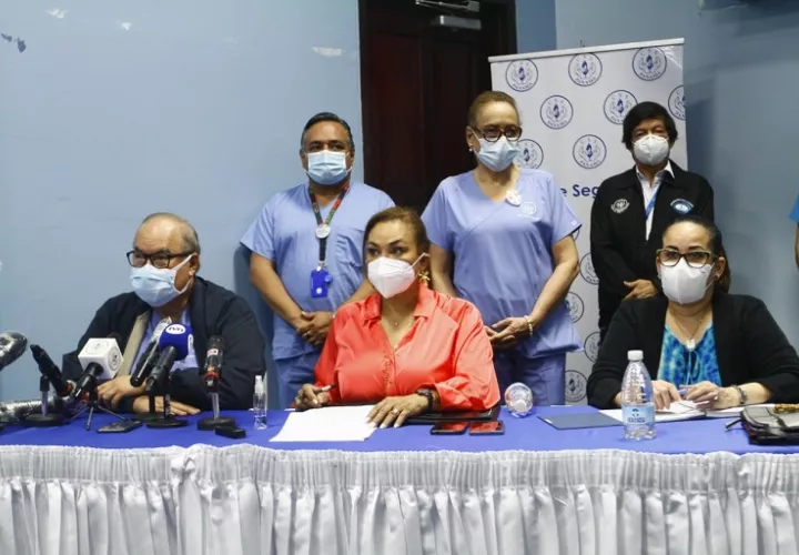 Una sesión de trabajo donde se analizó la mortalidad por Covid – 19.  Foto: Edwards Santos