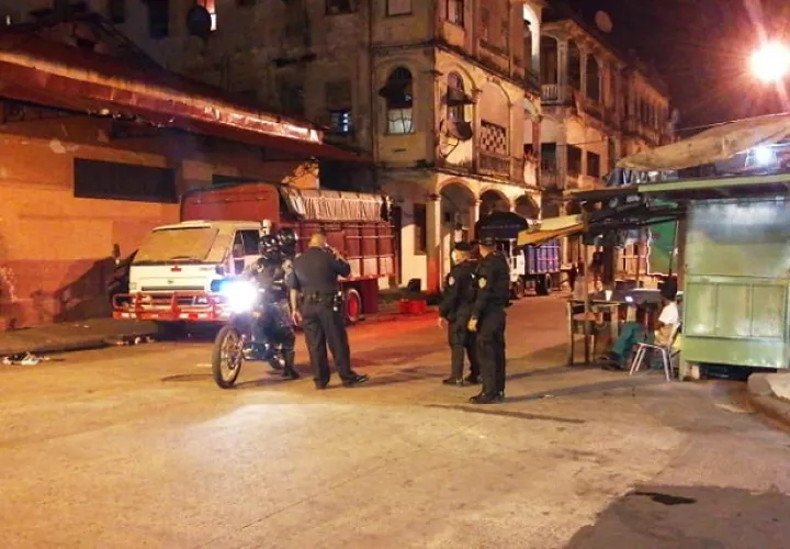 La víctima mantenía heridas de bala en el pecho y en las piernas.