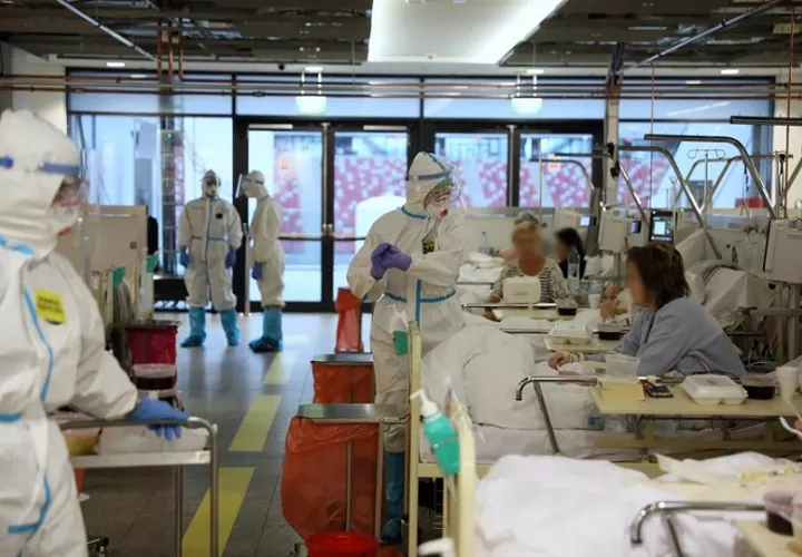 Los fallecidos se mantienen en 1,3 millones, tras reportarse 9.200 nuevos decesos en las últimas 24 horas. EFE