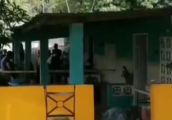 Sicarios realizaron varios tiros; Mr. Maggo murió en la escena. Video: Grupo Elite