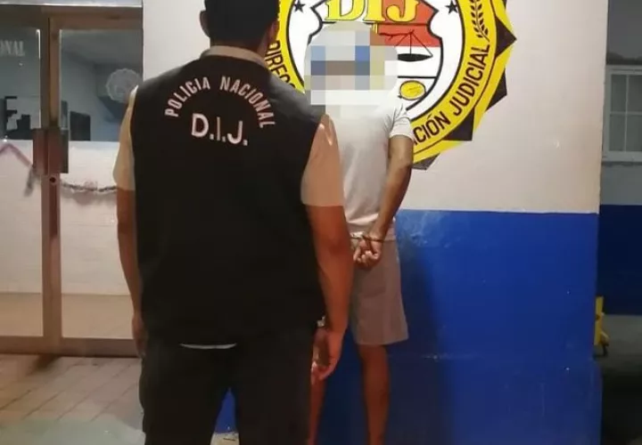 El menor recibió un disparo en la pierna 