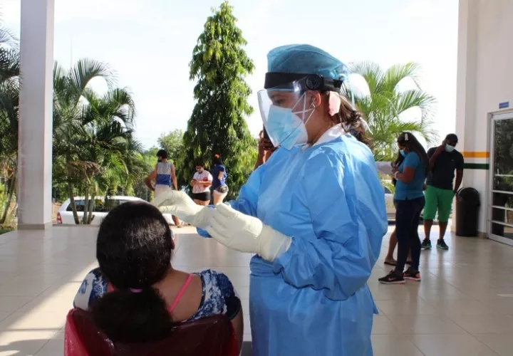 Aplicación de pruebas rápidas de COVID19 en Veraguas.
