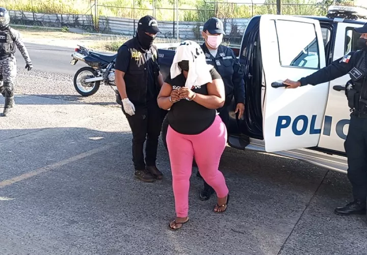 En los predios de la residencia se ubicó dos sacos con la sustancia ilícita. 