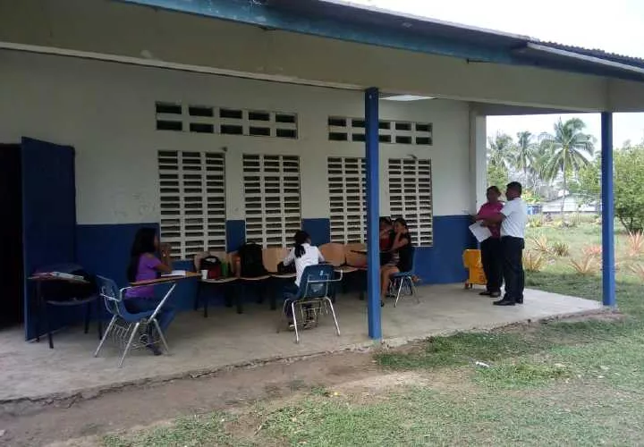 Desde el martes los padres de familia mantienen cerradas las instalaciones. FOTO/CORTESÍA