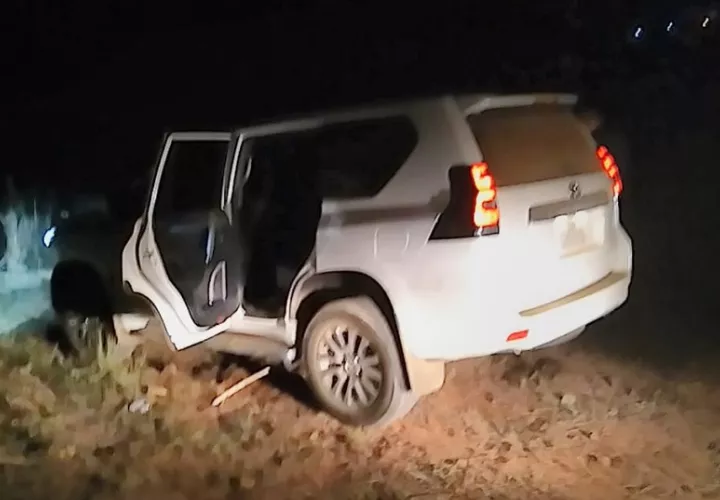 El herido es trasladado en un vehículo de la PN hacia la policlínica Dr. Blas Gómez Chetro.