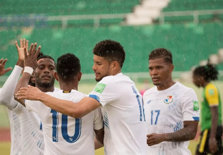 Panamá celebra su primera anotación. /EFE