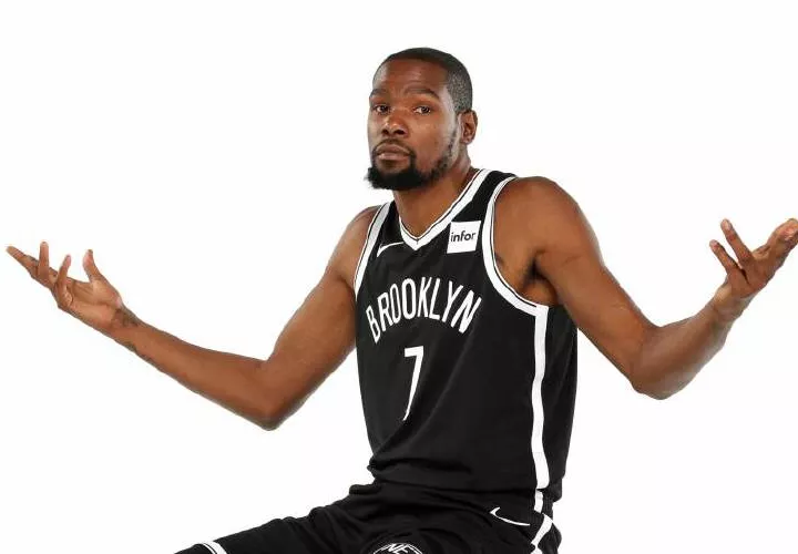Los Nets están cuidadosos con el retorno de Kevin Durant al tabloncillo. Foto: AP