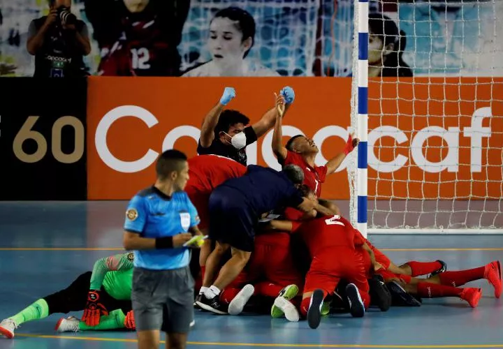 Festejo del equipo panameño. Foto:EFE
