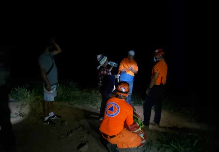 La pareja fue rescatada por unidades del Sinaproc