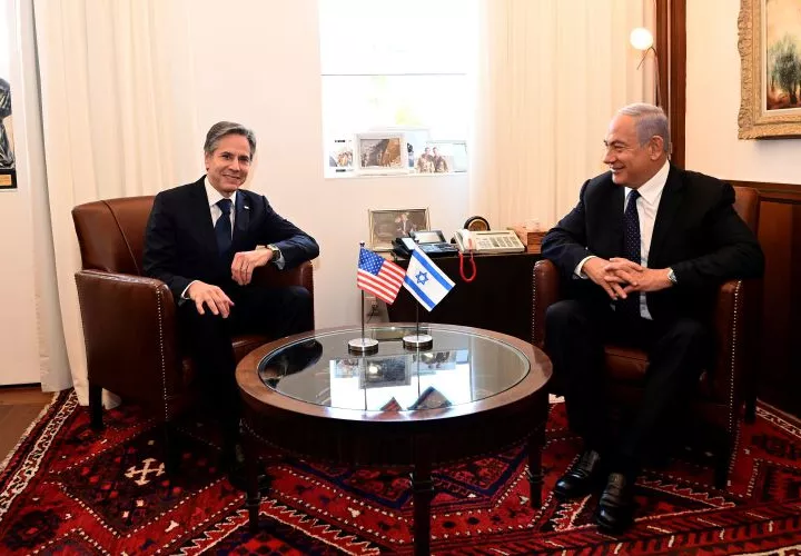 El secretario de Estado estadounidense, Antony Blinken y el primer ministro israelí, Benjamín Netanyahu.  FOTO/EFE