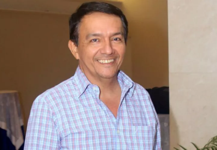 El escritor Ariel Barría murió de &quot;infarto fulminante&quot; en una habitación de su residencia,