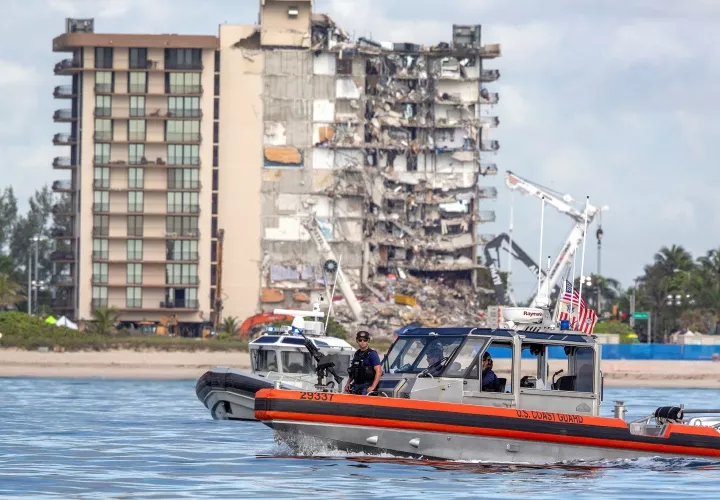 El jefe del cuerpo de bomberos de Miami-Dade, Alan Cominsky, señaló que la reanudación de las labores, que se retomaron a partir de las 4.30 de la tarde. FOTO/EFE