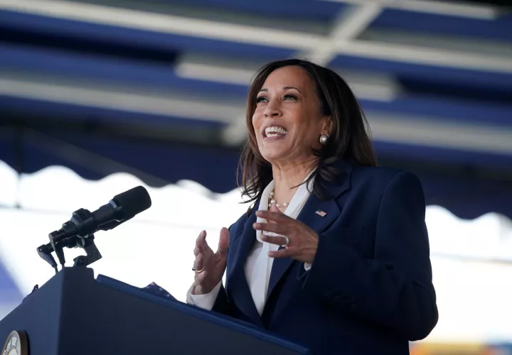 La popularidad de Kamala Harris es de un 44 % . FOTO/EFE