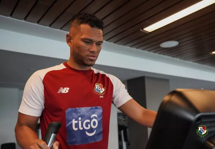 Rolando Blackburn ya se entrena con la selección de Panamá. Foto:Fepafut