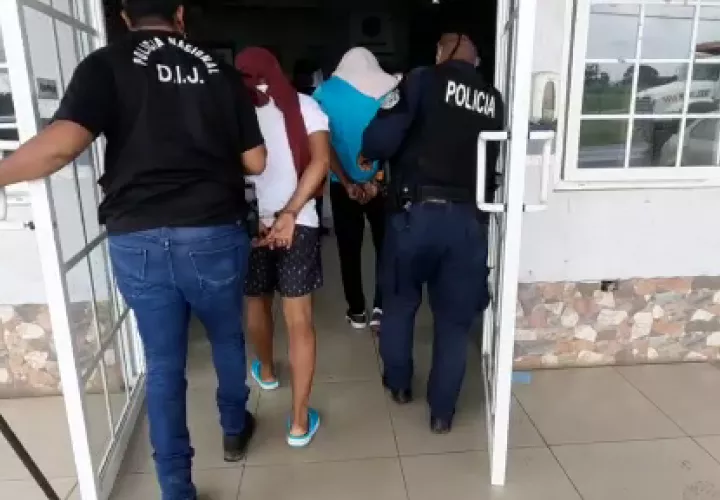 Estas tres personas están implicadas en un caso de robo a una ferretería del distrito de La Chorrera, ocurrido el 9 de agosto del presente año. 