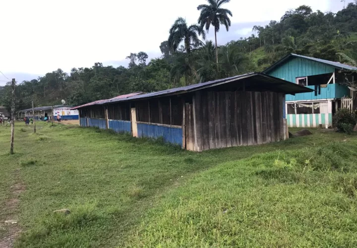 En pésimas condiciones se encuentran algunas escuelas de la comarca 